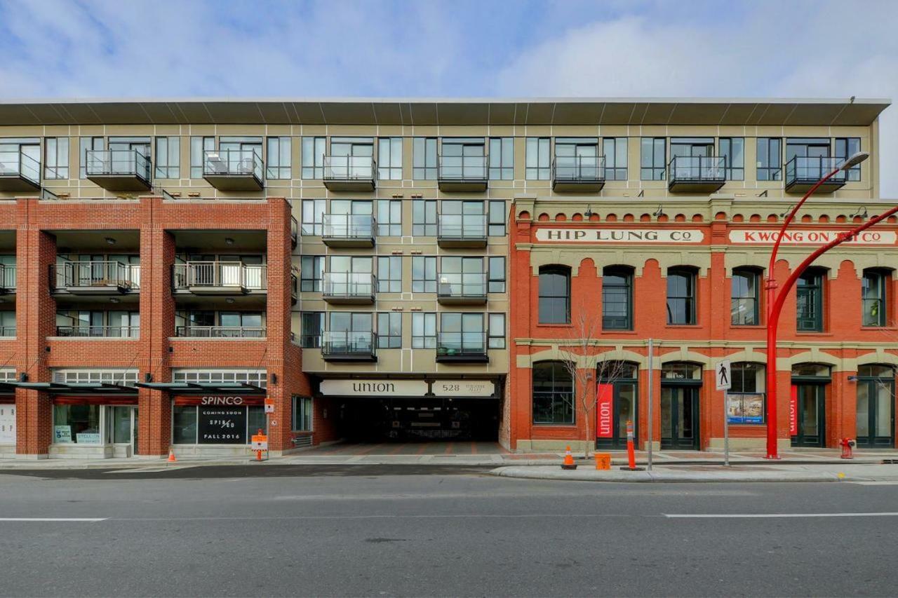 Downtown Heritage Condo With Parking Victoria Zewnętrze zdjęcie