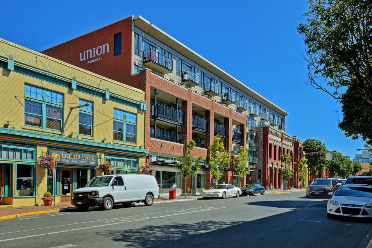 Downtown Heritage Condo With Parking Victoria Zewnętrze zdjęcie
